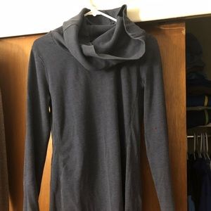 Cowel neck sweatshirt converse brand